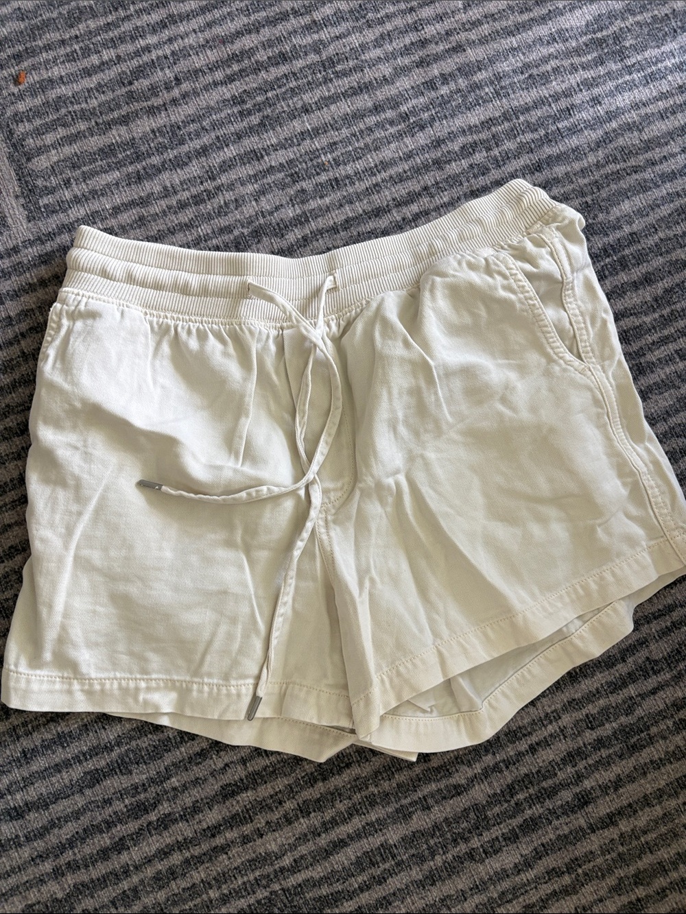GAP Women's Cream Drawstring Athletic Shorts